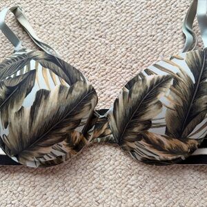 PINK Victoria's Secret Leaf Pattern Bra